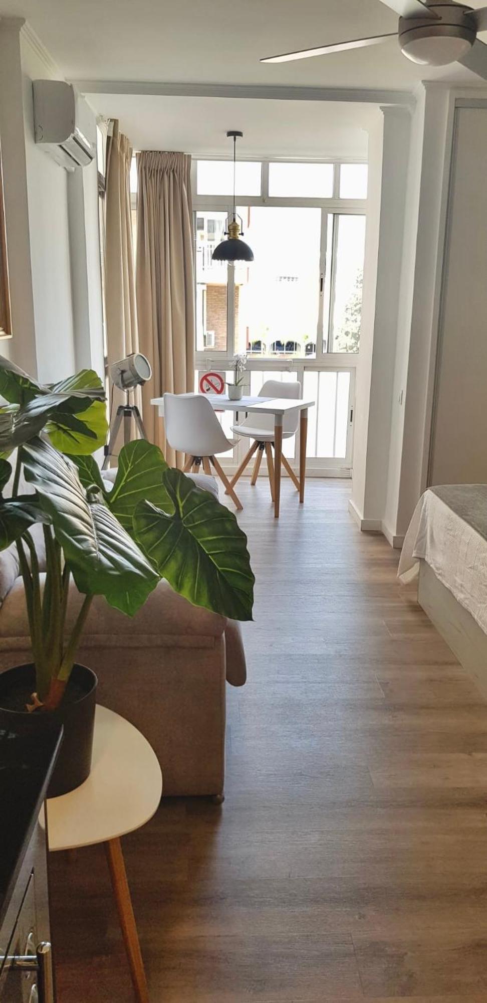Ar - And Cozy In Apartment Benalmadena